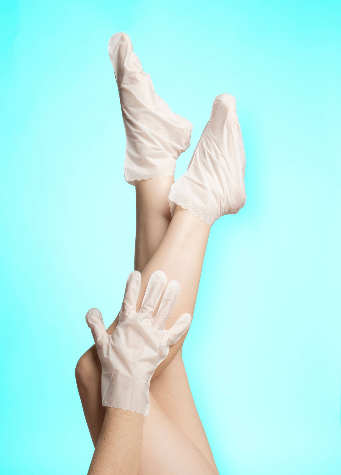 DM Merchandising - Lemon Lavender Smooth It Over Hydrating Hand & Foot Masks As